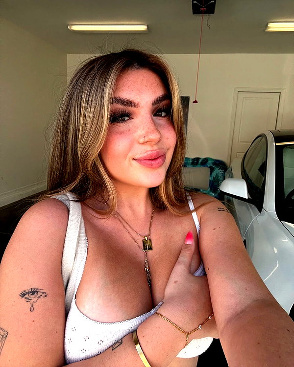 lilsyourfav instagram image archive image
