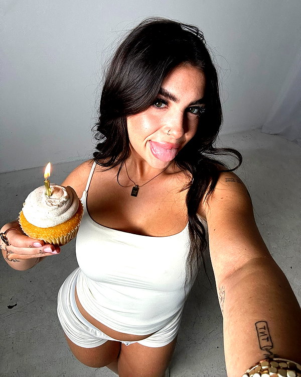 lilsyourfav instagram image archive image