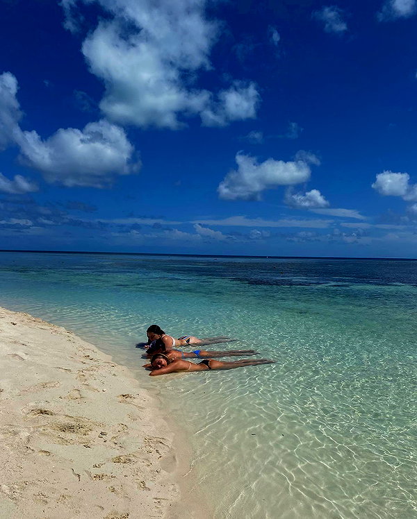 lilyphillipss instagram image archive image