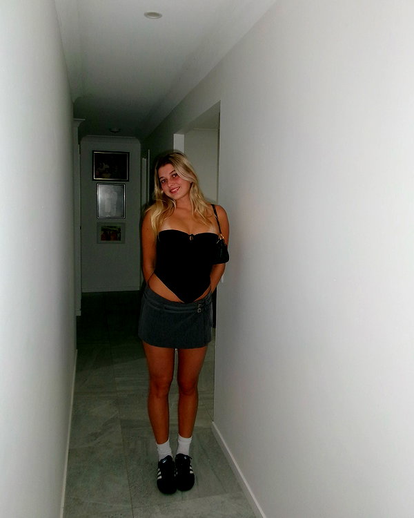 lilyphillipss instagram image archive image