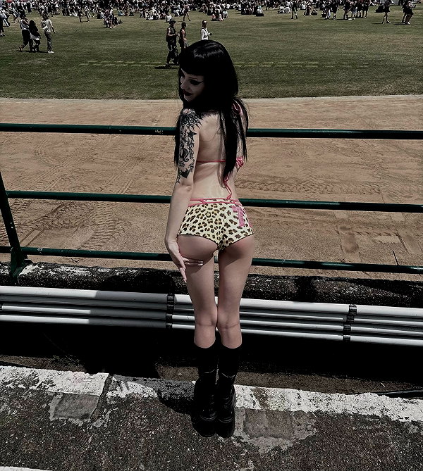 livindeadyaz instagram image archive image