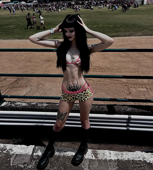 livindeadyaz instagram image archive image