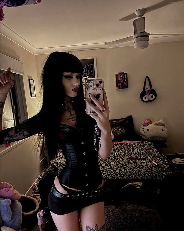 livindeadyaz instagram image archive image