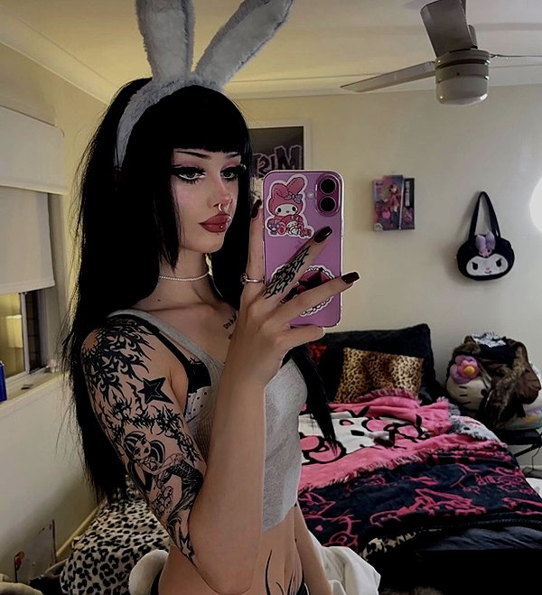 livindeadyaz instagram image archive image