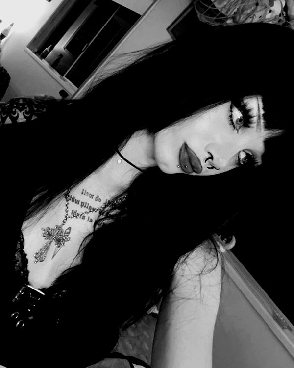 livindeadyaz instagram image archive image