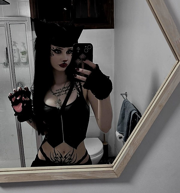 livindeadyaz instagram image archive image