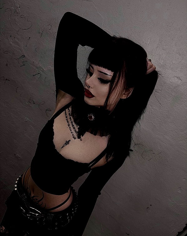 livindeadyaz instagram image archive image