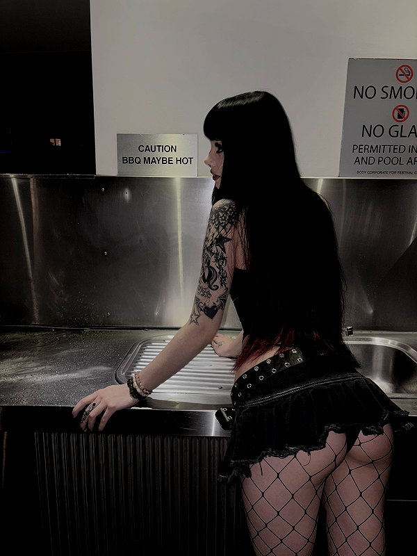 livindeadyaz instagram image archive image