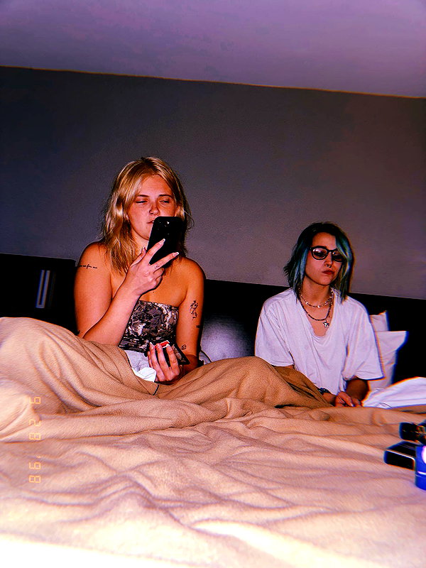 ll3nh3ntai instagram image archive image
