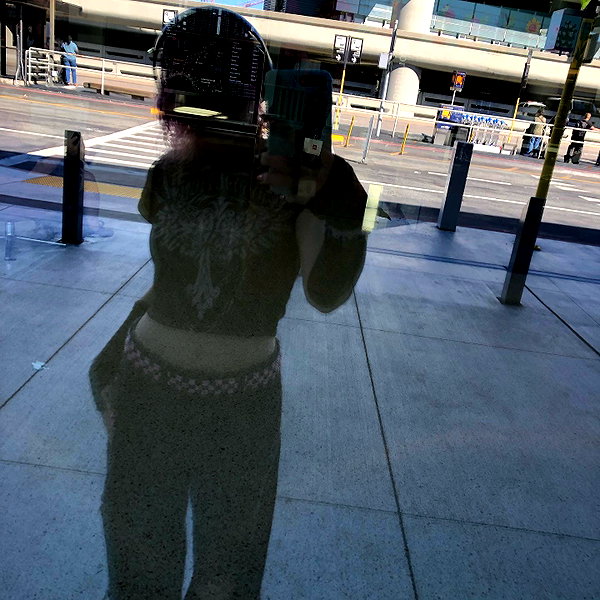 ll3nh3ntai instagram image archive image