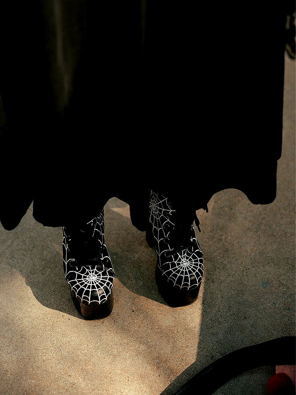 ll3nh3ntai instagram image archive image