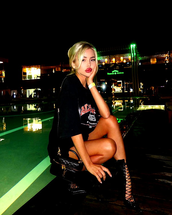 lllizaaa.8 instagram image archive image