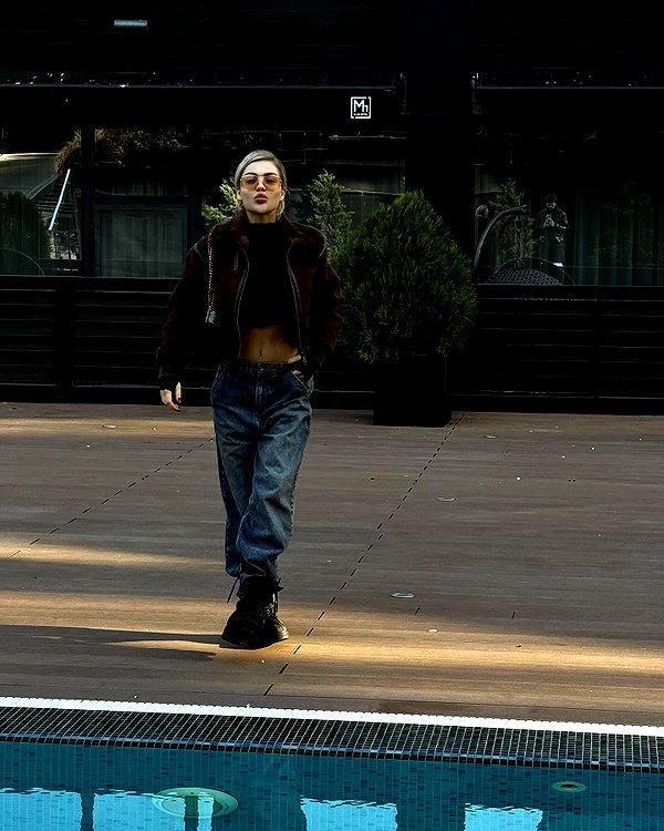 lllizaaa.8 instagram image archive image