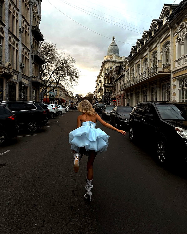 lllizaaa.8 instagram image archive image