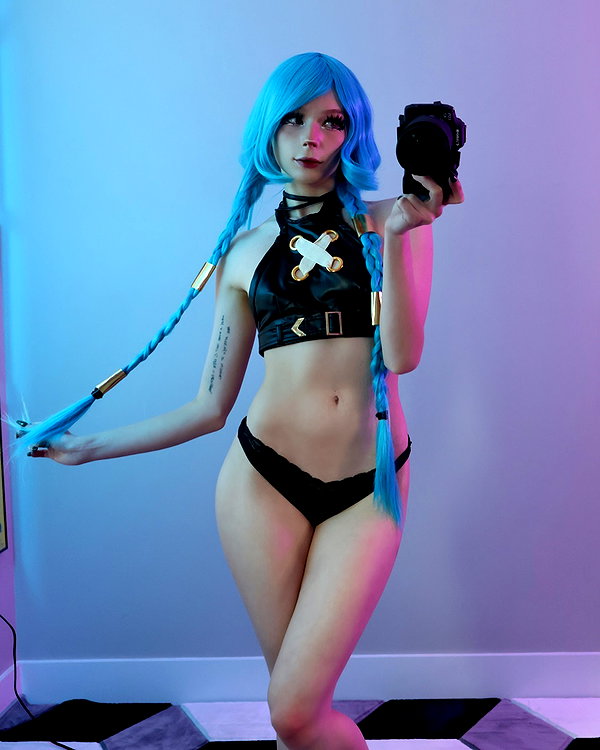 lola.luvgood.cosplay instagram image archive image