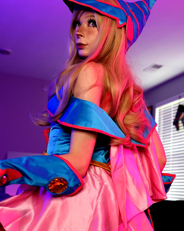 lola.luvgood.cosplay instagram image archive image