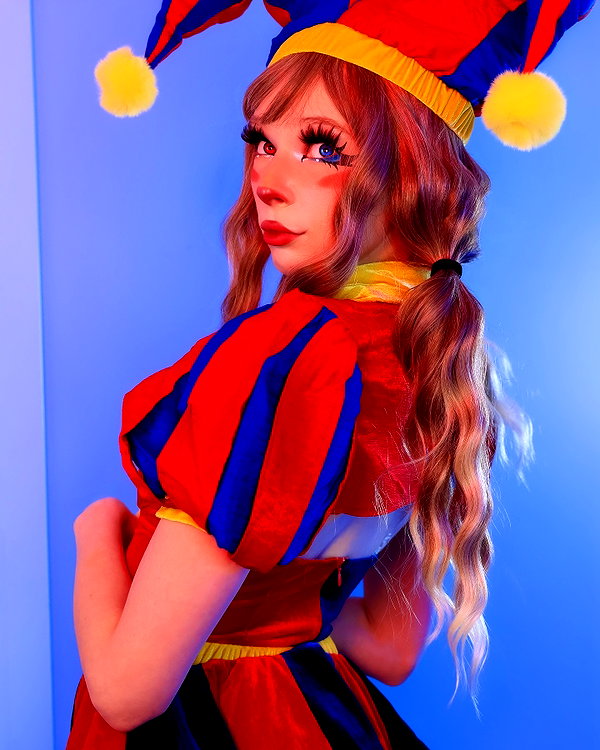 lola.luvgood.cosplay instagram image archive image