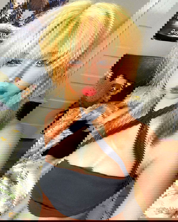 lovemeize lovemeize archive image