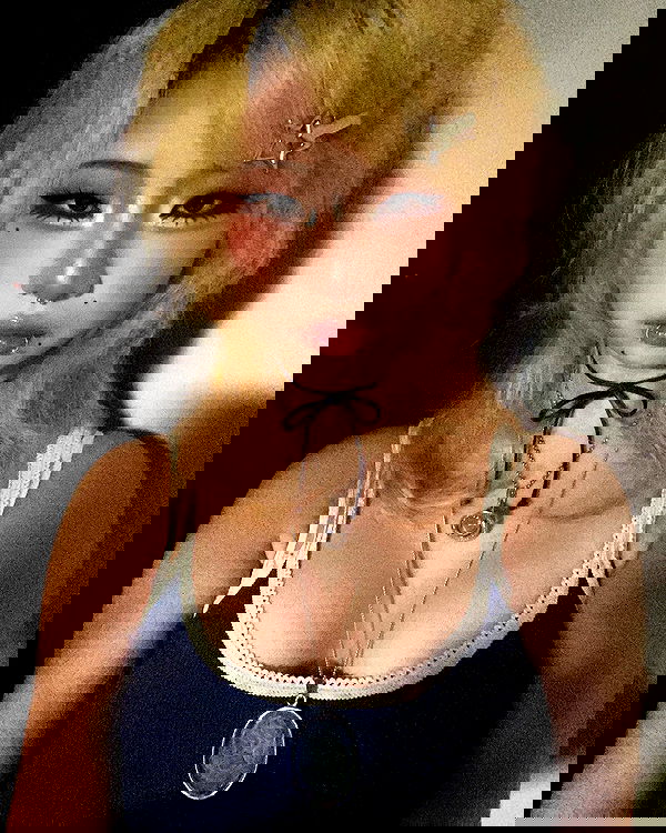 lovemeize lovemeize archive image