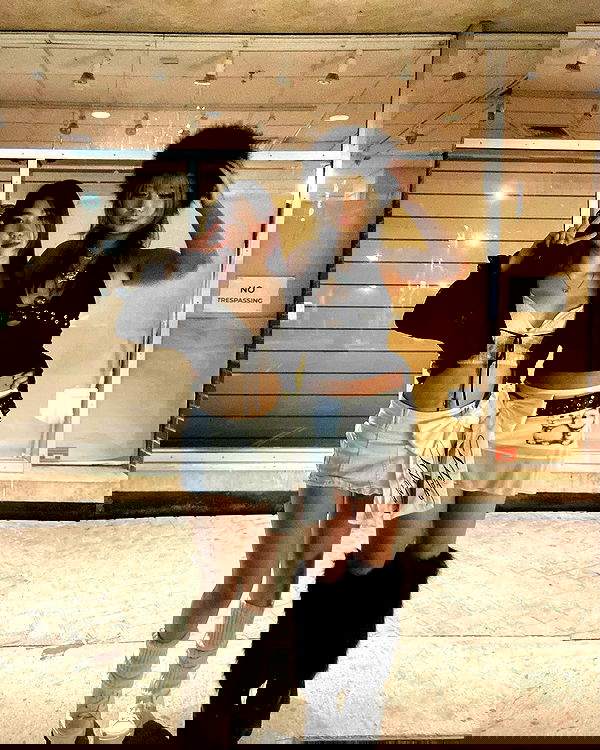 lovemeize lovemeize archive image