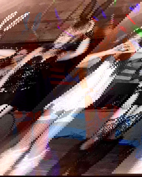 lovemeize lovemeize archive image