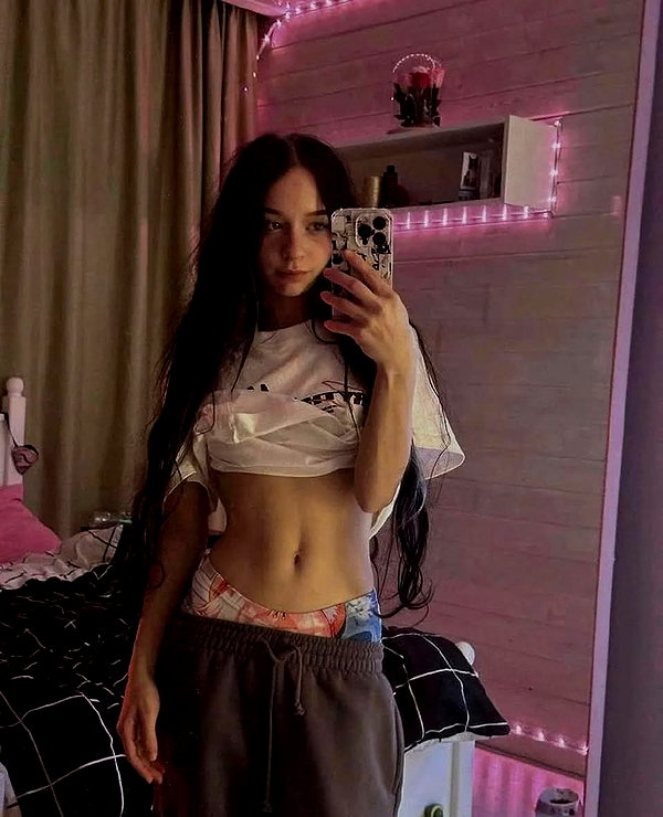 lucymilkay instagram image archive image