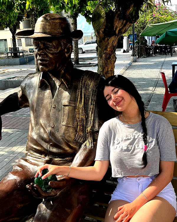 luisaa_fernandaaa0 instagram image archive image