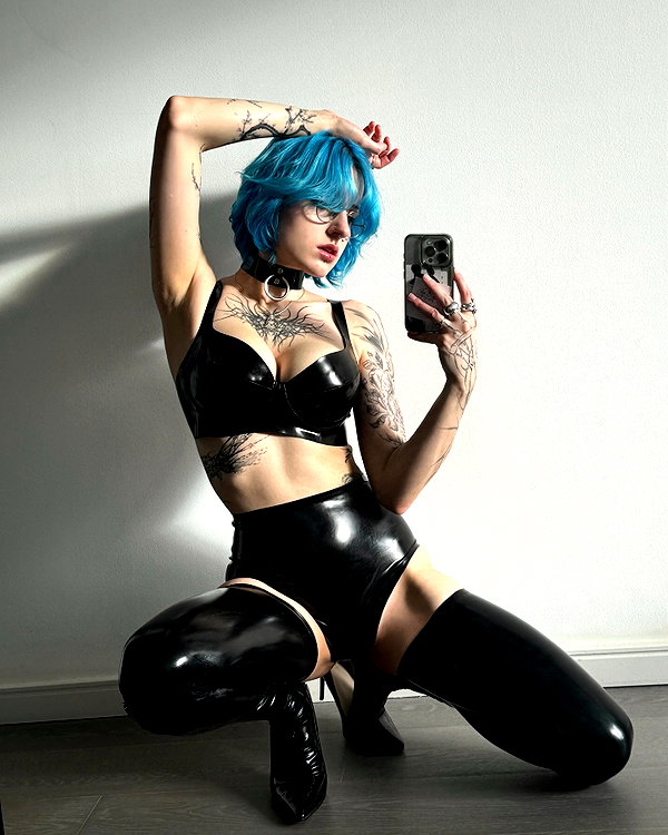 lyracr0w0 instagram image archive image