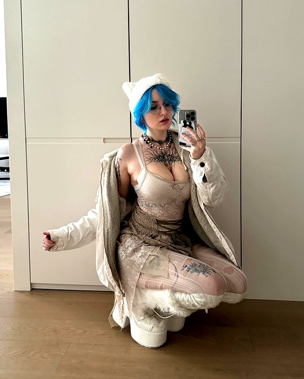 lyracrowo instagram image archive image
