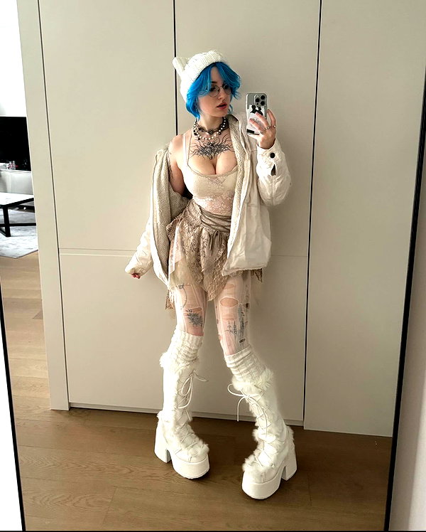 lyracrowo instagram image archive image
