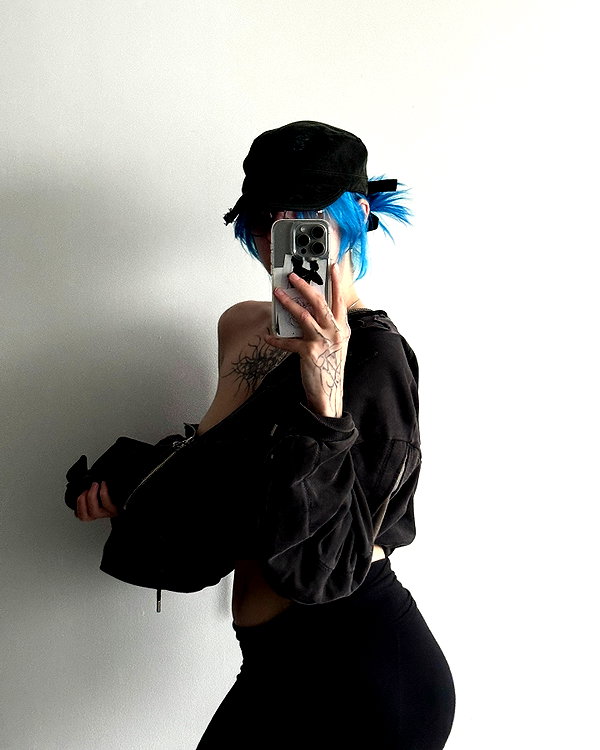 lyracrowo instagram image archive image