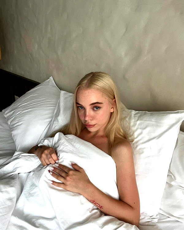 mariacherry_girl instagram image archive image