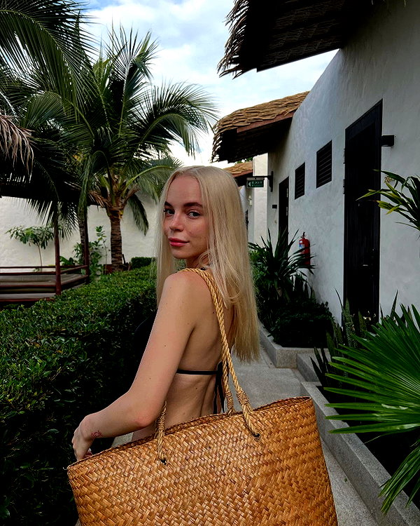 mariacherry_girl instagram image archive image