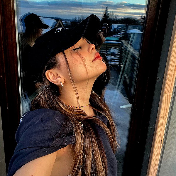 mekhrona_18 instagram image archive image