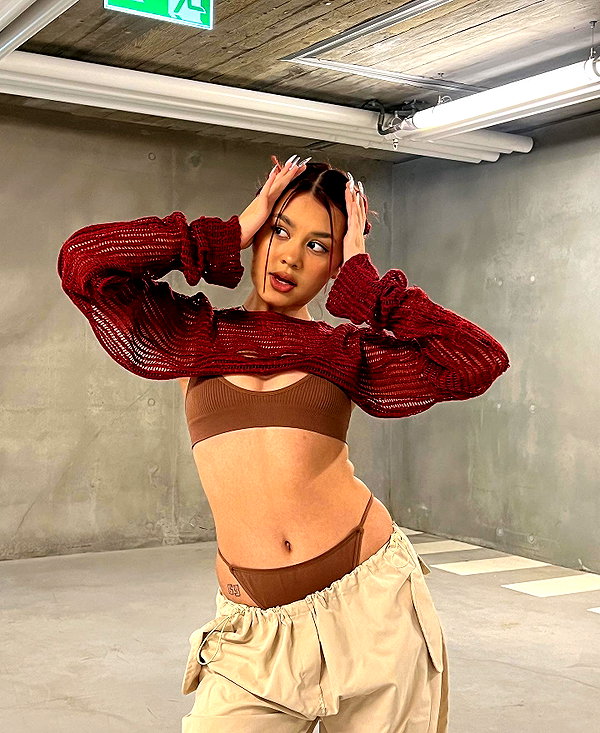 mekhrona_18 instagram image archive image
