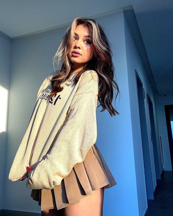 mekhrona_18 instagram image archive image