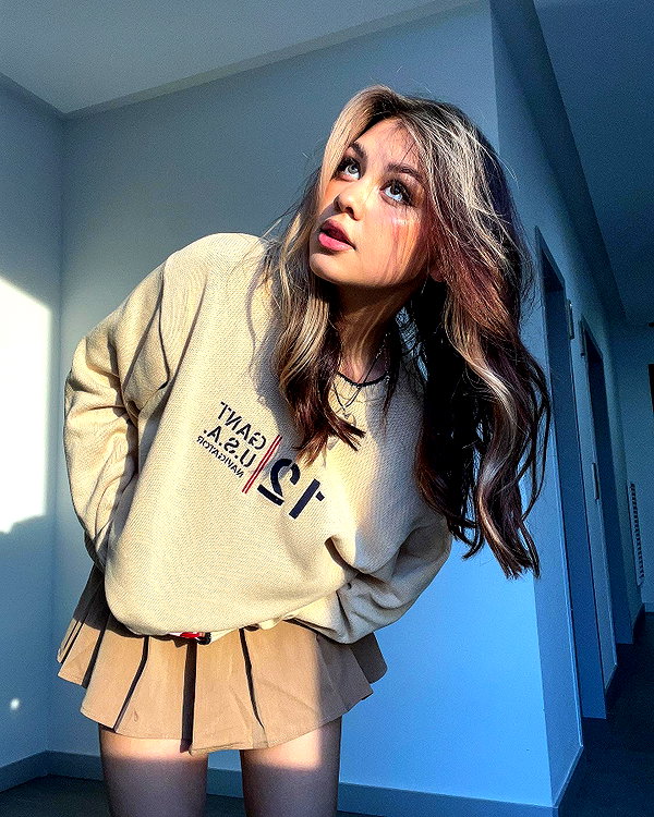 mekhrona_18 instagram image archive image