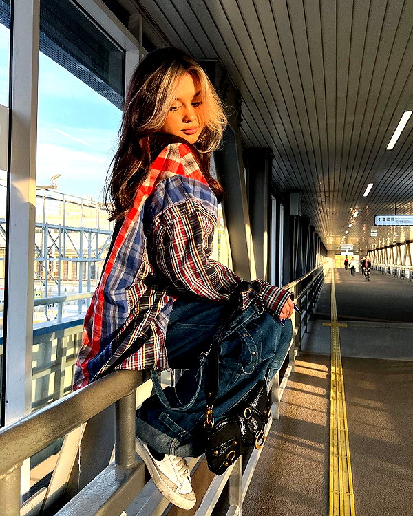 mekhrona_18 instagram image archive image