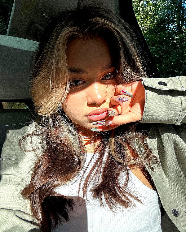 mekhrona_18 instagram image archive image