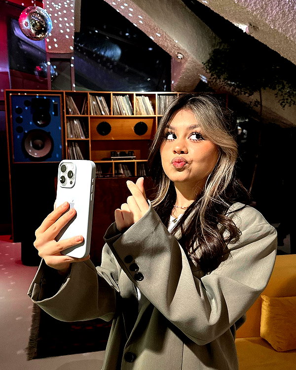 mekhrona_18 instagram image archive image