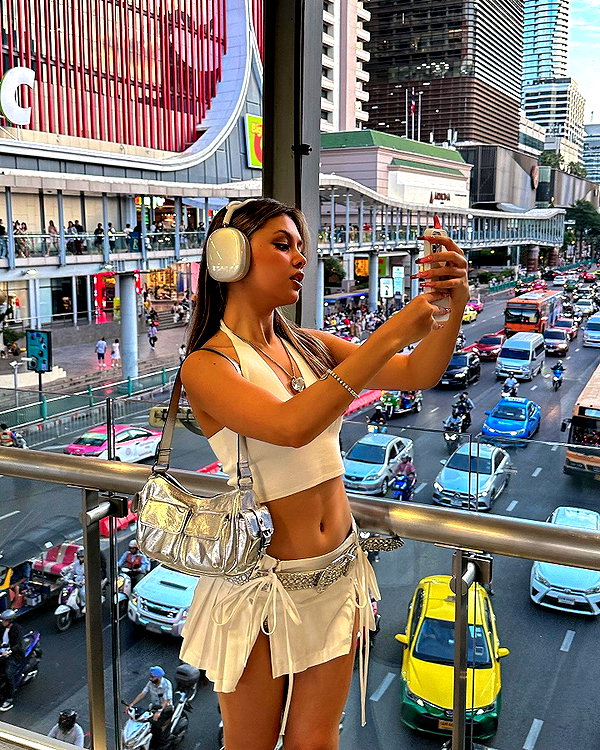 mekhrona_18 instagram image archive image