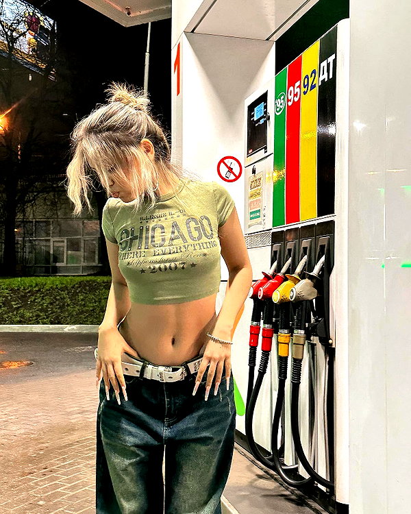 mekhrona_18 instagram image archive image