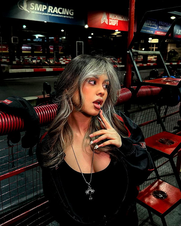 mekhrona_18 instagram image archive image