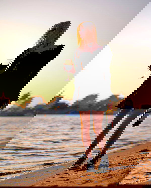 meleeva meleeva archive image