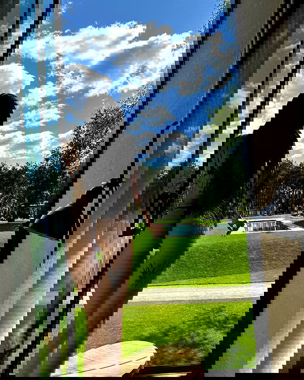 meleeva meleeva archive image