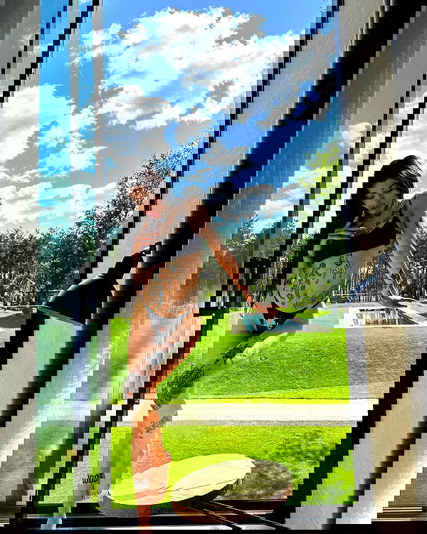 meleeva meleeva archive image