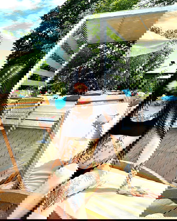 meleeva meleeva archive image