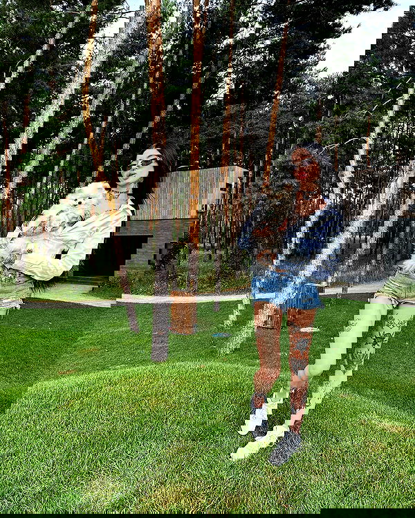 meleeva meleeva archive image