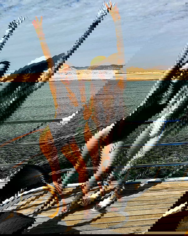 meleeva meleeva archive image