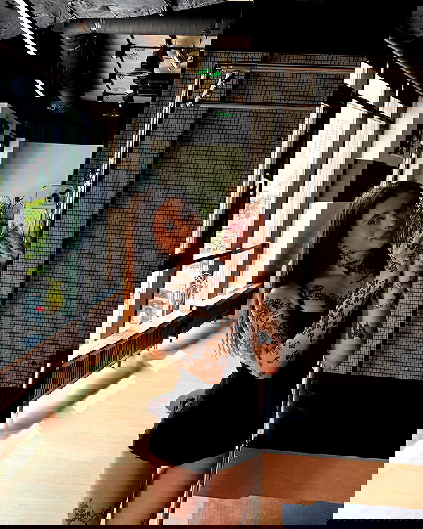 meleeva meleeva archive image